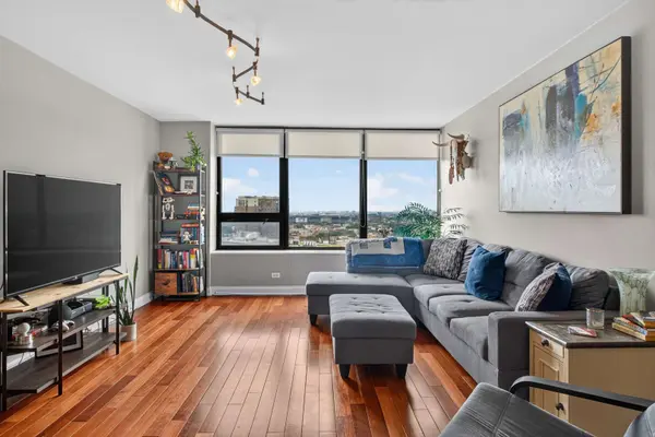3930 N PINE GROVE AVE #1710, Chicago, IL 60613