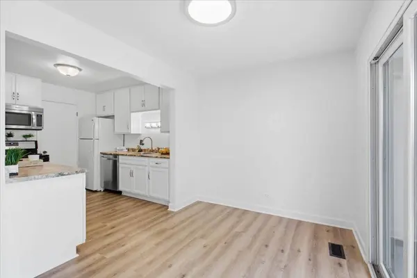 326 Woodbury CT, Schaumburg, IL 60193