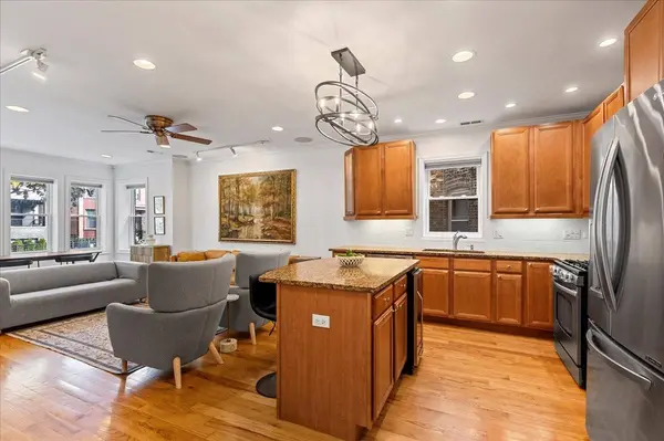 2449 W FOSTER AVE #1E, Chicago, IL 60625
