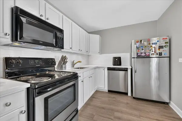 3930 N Pine Grove AVE #1610, Chicago, IL 60613