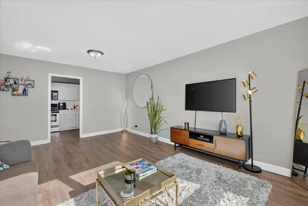 3930 N Pine Grove AVE #1610, Chicago, IL 60613