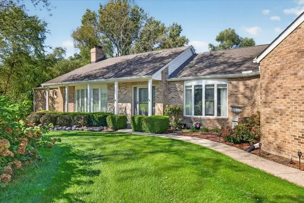 28 Beechnut DR, South Barrington, IL 60010