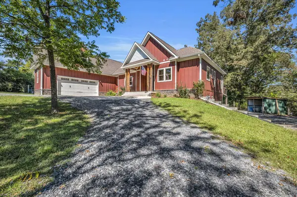 426 Simmons Tawzer RD, Chickamauga, GA 30707