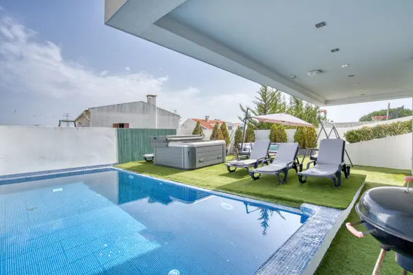 Rua Antonio Sergio, Belas, Lisboa, Portugal