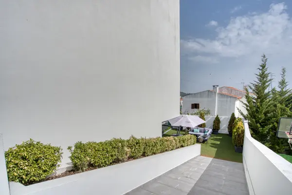 Rua Antonio Sergio, Belas, Lisboa, Portugal