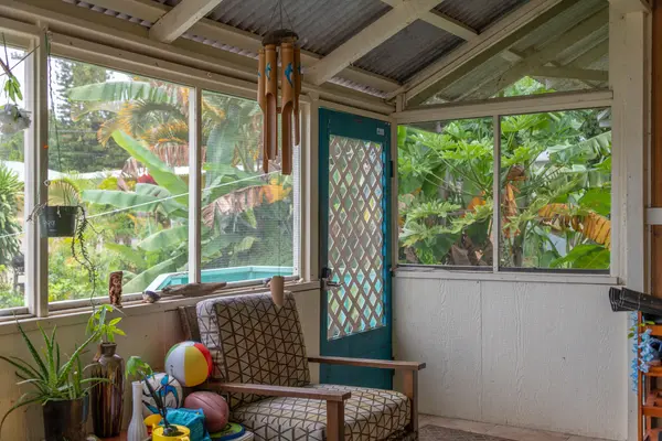 398 Ohai St, Hilo, HI 96720-2330