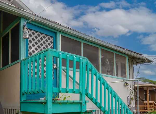 398 Ohai St, Hilo, HI 96720-2330