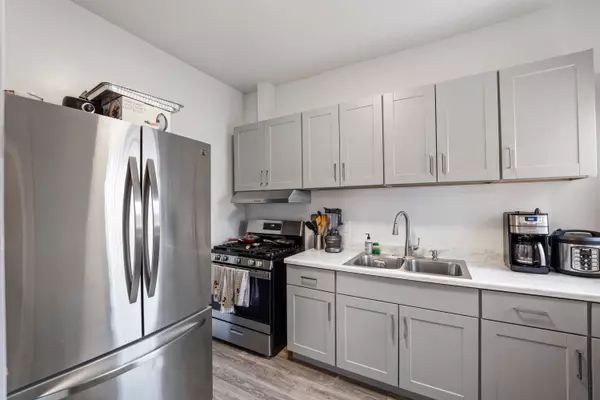 Los Angeles, CA 90004-5211,204 S Serrano Ave