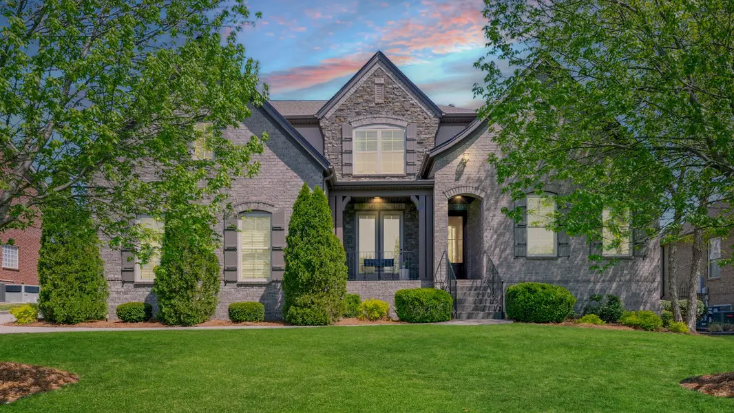 1007 Vista Ct, Hendersonville, TN 37075-7238