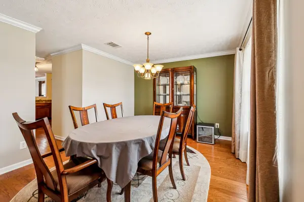 3728 Blaze Dr, Murfreesboro, TN 37128-3951