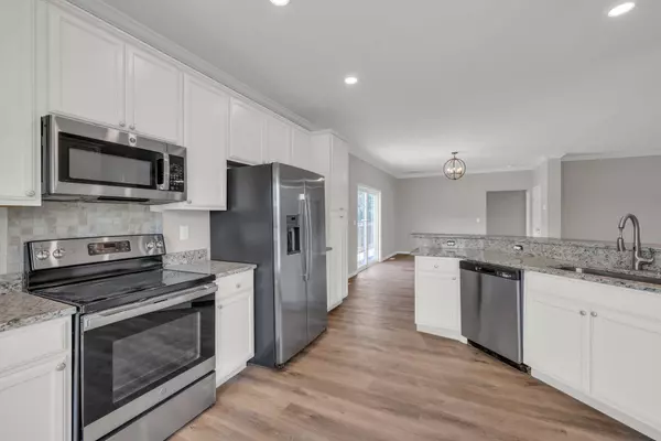 155 Waters Edge DR, Spring City, TN 37381