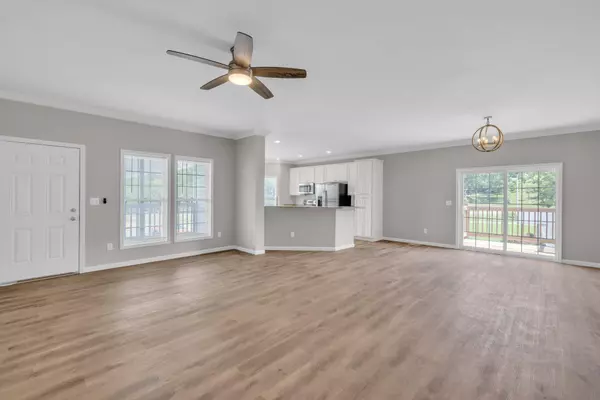 155 Waters Edge DR, Spring City, TN 37381