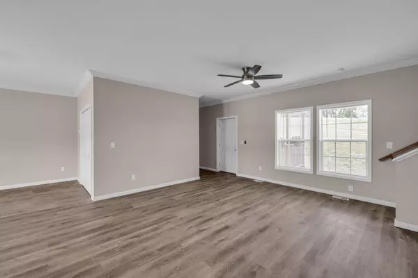 185 Waters Edge DR, Spring City, TN 37381