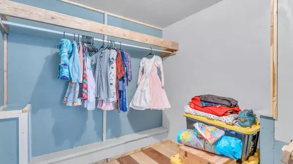 44 Rainbow DR, Rossville, GA 30741