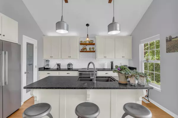 1015 Calm Water TRL, Sale Creek, TN 37373