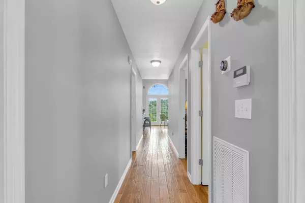 1015 Calm Water TRL, Sale Creek, TN 37373