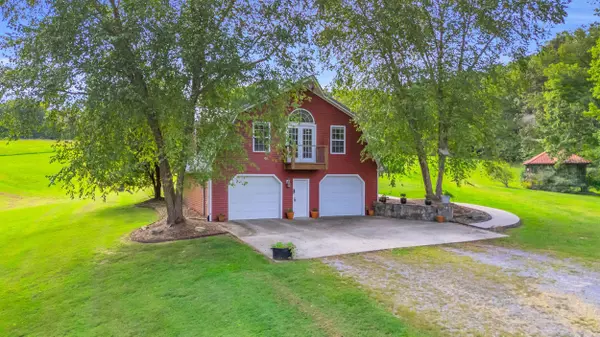 1015 Calm Water TRL, Sale Creek, TN 37373