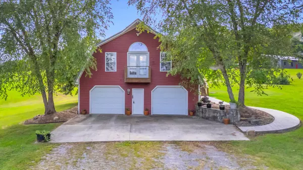 1015 Calm Water TRL, Sale Creek, TN 37373