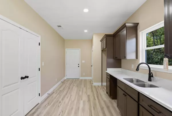 1808 Ocoee ST, Chattanooga, TN 37406