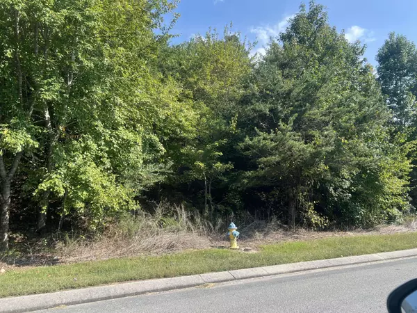 1733 Short Leaf LN, Soddy Daisy, TN 37379