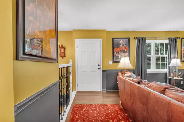 8002 Meadow Crest LN, Hixson, TN 37343