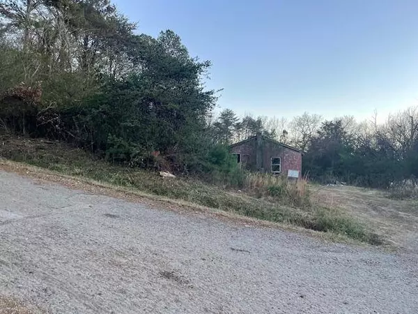 52 Tower DR, Rossville, GA 30741