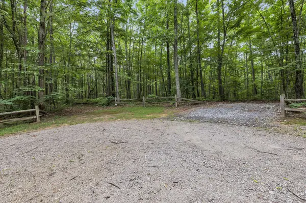 916 Rim DR, Coalmont, TN 37313