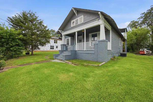 2111 Chamberlain AVE, Chattanooga, TN 37404