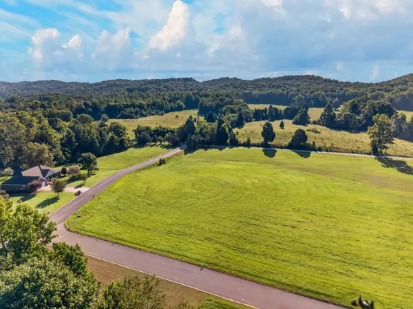 175 Spring Cove LN, Spring City, TN 37381