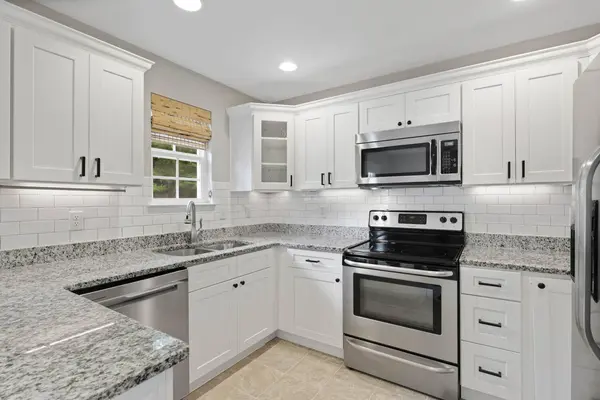 1758 Short Leaf LN, Soddy Daisy, TN 37379