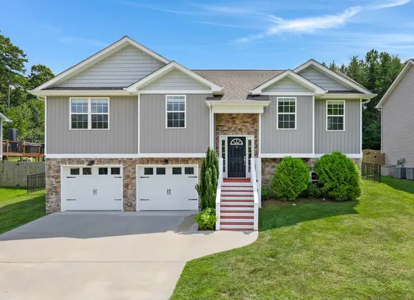 1758 Short Leaf LN, Soddy Daisy, TN 37379