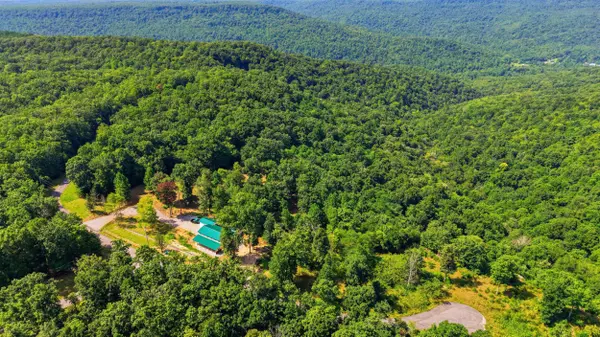 622 Coyote TRL, Spencer, TN 38585