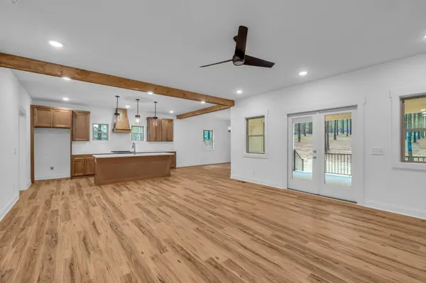 1075 Cumberland CIR, Jasper, TN 37347