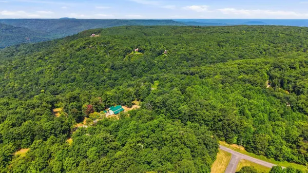 624 Coyote TRL, Spencer, TN 38585