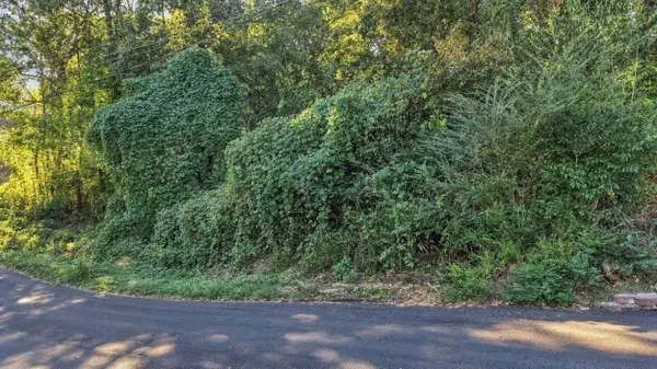 7364 Mccormack DR, Hixson, TN 37343