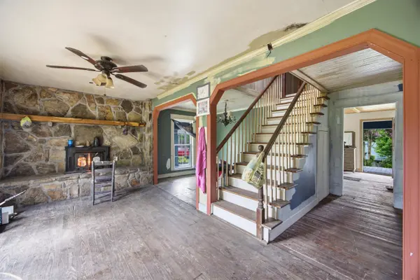 22 Mount Olive RD, Lookout Mountain, GA 30750
