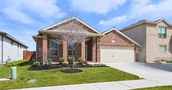 1445 Archway Court, Fort Worth, TX 76247