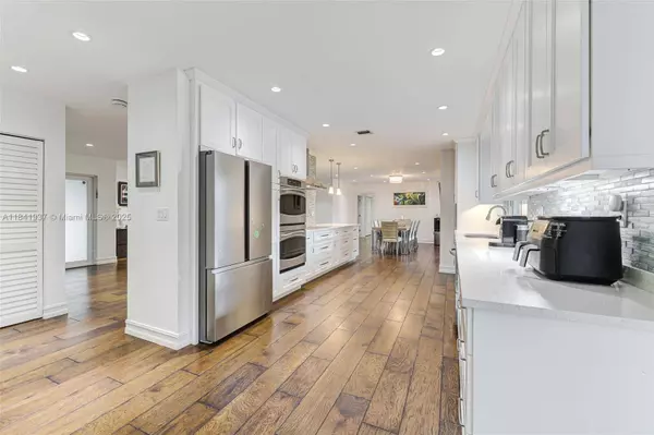 6840 N Cartee Road, Palmetto Bay, FL 33158