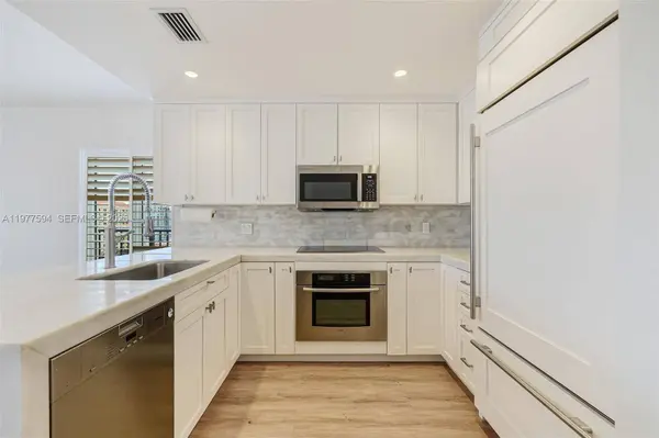 10 Aragon Ave #1117, Coral Gables, FL 33134