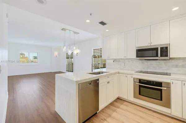 10 Aragon Ave #1117, Coral Gables, FL 33134