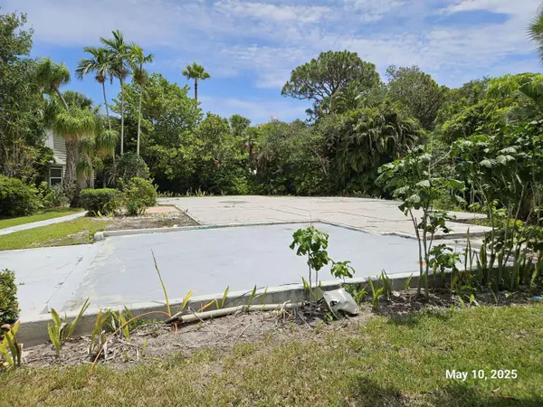 958 NE Dahoon TER, Jensen Beach, FL 34957