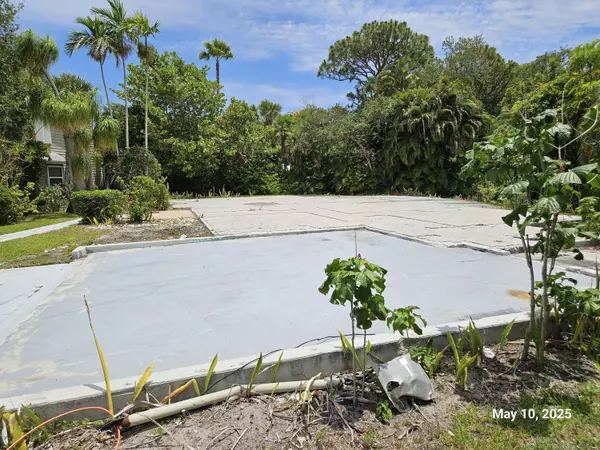 958 NE Dahoon TER, Jensen Beach, FL 34957