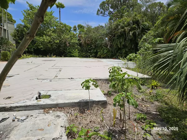 958 NE Dahoon TER, Jensen Beach, FL 34957