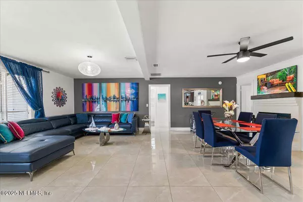 3943 EUNICE RD, Jacksonville, FL 32250