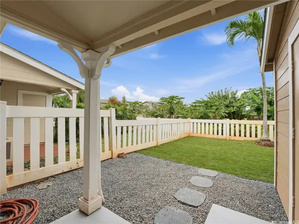 94-690 Lumiauau ST #TT5, Waipahu, HI 96797