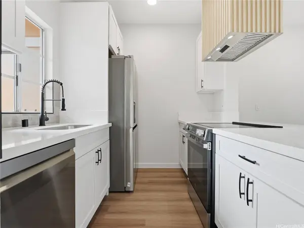 94-690 Lumiauau ST #TT5, Waipahu, HI 96797