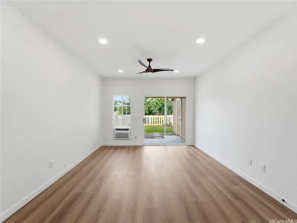 94-690 Lumiauau ST #TT5, Waipahu, HI 96797