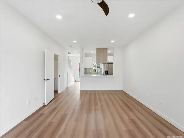 94-690 Lumiauau ST #TT5, Waipahu, HI 96797