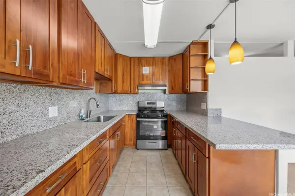 910 Ahana ST #201, Honolulu, HI 96814