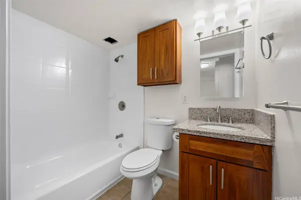910 Ahana ST #201, Honolulu, HI 96814